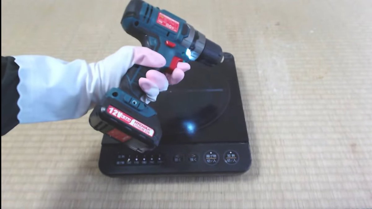 furankensan's tweet photo. 伝説の調理器具(？)と畳と共に笑顔で去っていったよ…
コトカの行く先に栄光あれ！元気でね！
 #toratime https://t.co/BYhB0r5wBy