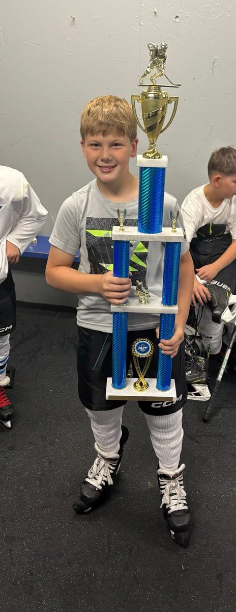 Tperell32's tweet photo. Yeti Series tournament Champions in St. Louis! #Hockey #youthhockey #lovethegame https://t.co/YeJMvP98Ww