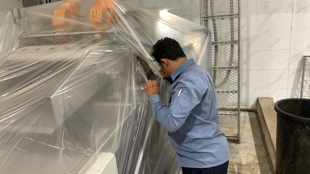 ضمن خطة الصيانة الدورية الاوليه ، استقبلت الجمعية المهندس إبراهيم من شركة “لافال”، حيث تم تنفيذ صيانة شاملة وفحص دقيق لجميع معدات المصنع والمعصرة، وذلك لضمان الجاهزية الكاملة لموسم العصر القادم. #الجمعية_التعاونية_للزيتون #الباحة