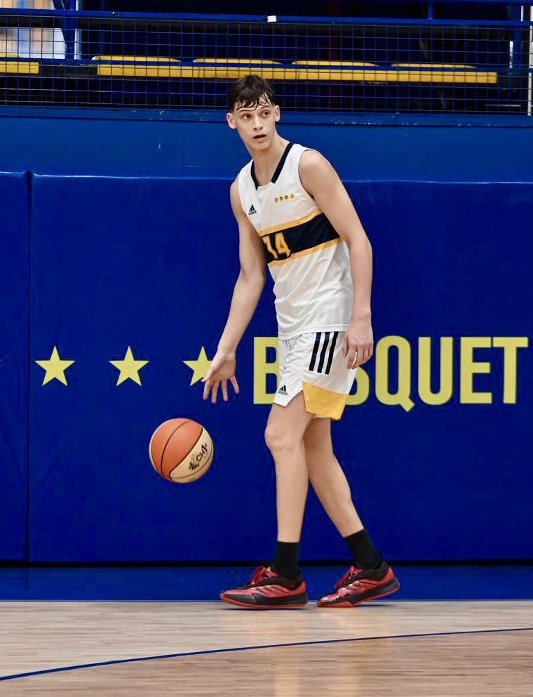 ¡Xeneize de selección! 🏀🇦🇷

Agustín Della Negra será parte del equipo nacional que va a disputar la Americup U16.

¡Felicitaciones! 👏