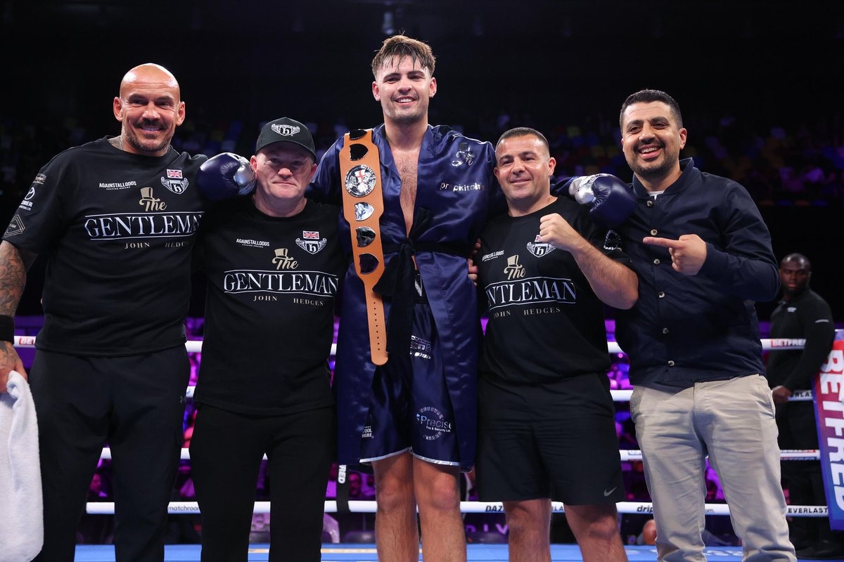 OneEmpireJamie's tweet photo. “The Gentleman” @johnhedges_
•
#cutman
#handwraps
#empire
#thebrandofthefightgame
•
@EmpireFS_
@EmpireProTape
@MatchroomBoxing
@DAZNBoxing https://t.co/aXgg7CZAhB