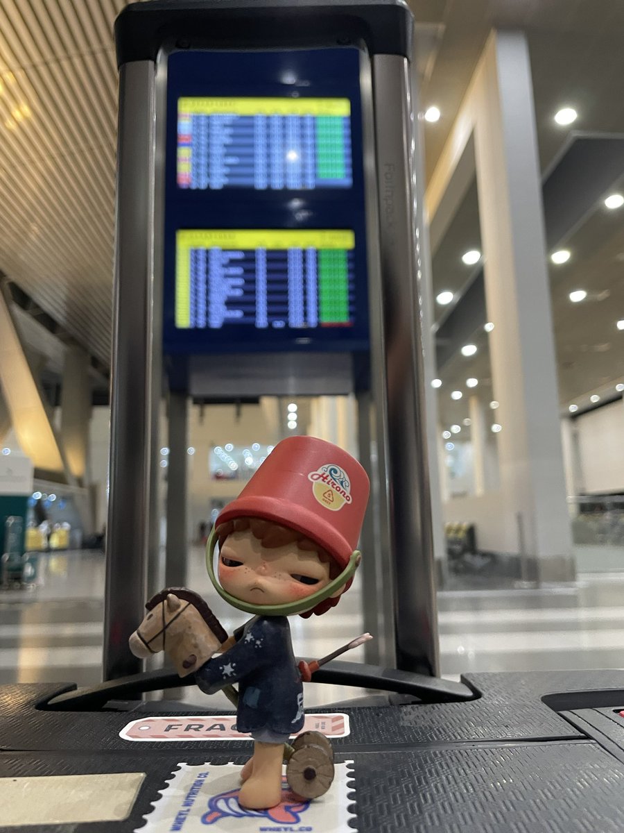 spartanemm's tweet image. What haffen 5J 2503? Why you cryin again? I know, #delayedflight rayt? @CebuPacificAir will fayt to me!🤨