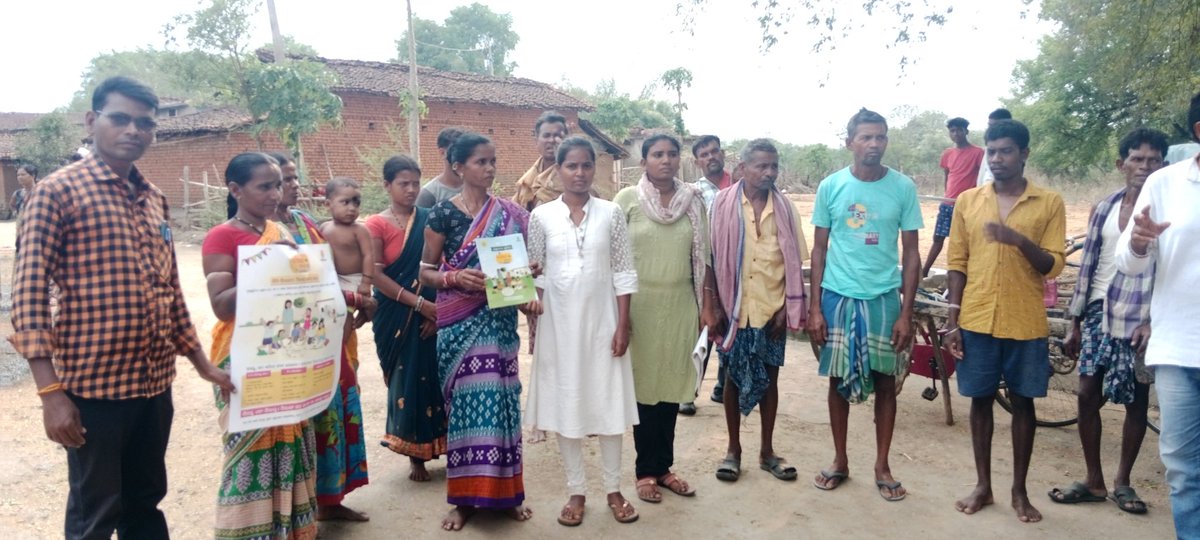 BikashMancha's tweet photo. ଗ୍ରୀଷ୍ମଅବକାଶରେ ଗ୍ରାମାଞ୍ଚଳର ଶିଶୁଙ୍କ ଶିକ୍ଷାର ଉନ୍ନତି ଆଣିବାପାଇଁ "ଶ୍ରମଜୀଵୀ ବିକାଶ ମଞ୍ଚ " ନୂଆପଡା ଲୋକ ସଂଗଠନ  ର ଏକ ଅଭିନବ ପ୍ରୟାସ । "KAMAL KA CAMP" ପାଇଁ ସ୍ଵେଚ୍ଛାସେବୀଙ୍କ ଚୟନ  କରାଯାଇଛି।@Atmashakti3 @Pratham_India @OSM91165819 @12_baje 
#ColletiveAction #SDGs #CampalKacamp https://t.co/RcajnxYKSJ