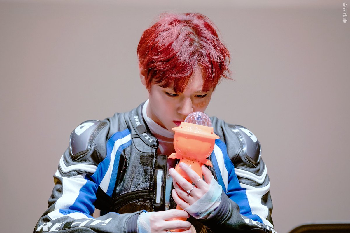 ISAWJIHOON's tweet photo. 생일마저 귀여운 박지훈 생일 축하해
윙보싶
#지훈이_미역국먹는날
#BirthdayBoyJihoon
#박지훈 #ParkJihoon https://t.co/IU6VQv6Z6t