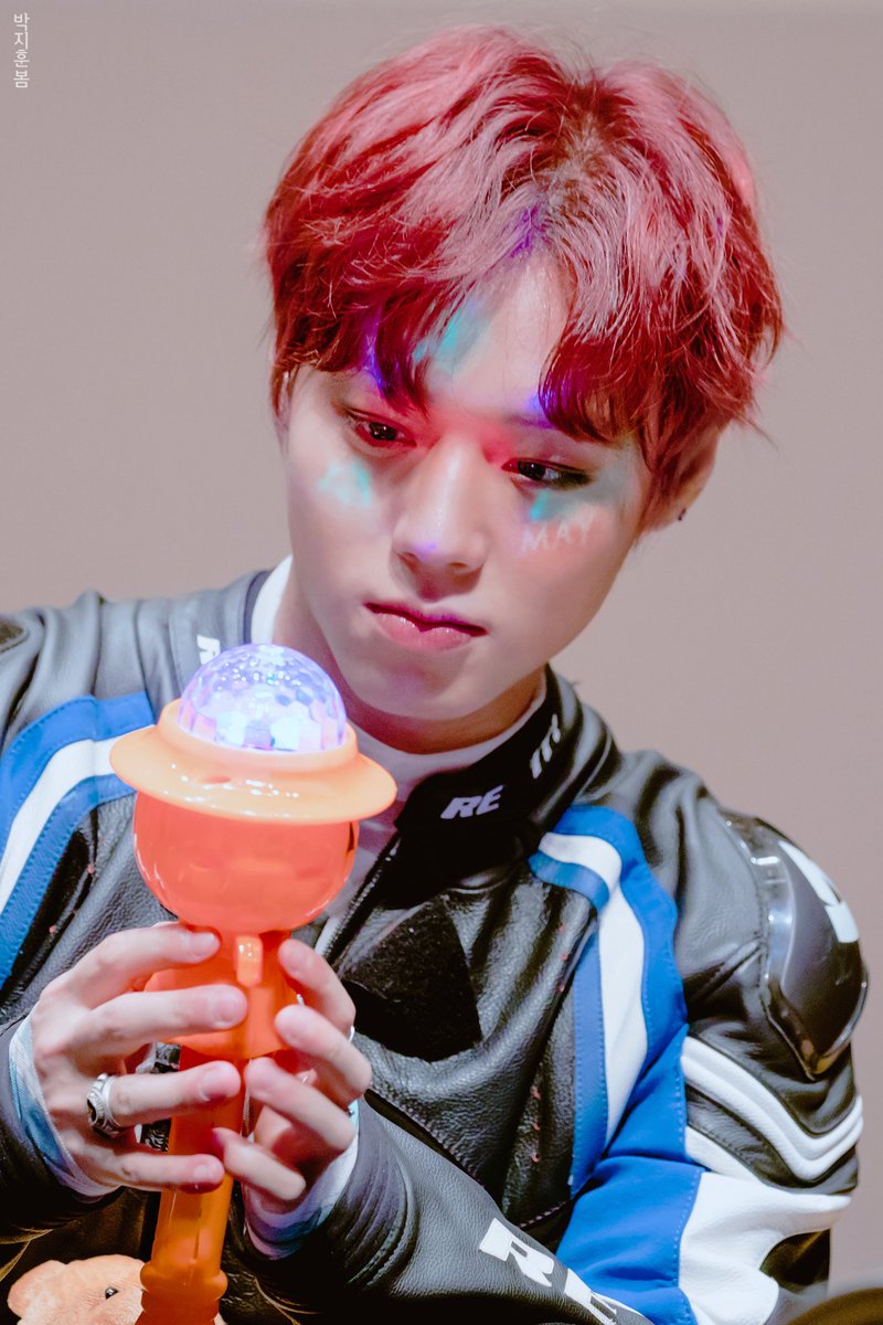 ISAWJIHOON's tweet photo. 생일마저 귀여운 박지훈 생일 축하해
윙보싶
#지훈이_미역국먹는날
#BirthdayBoyJihoon
#박지훈 #ParkJihoon https://t.co/IU6VQv6Z6t