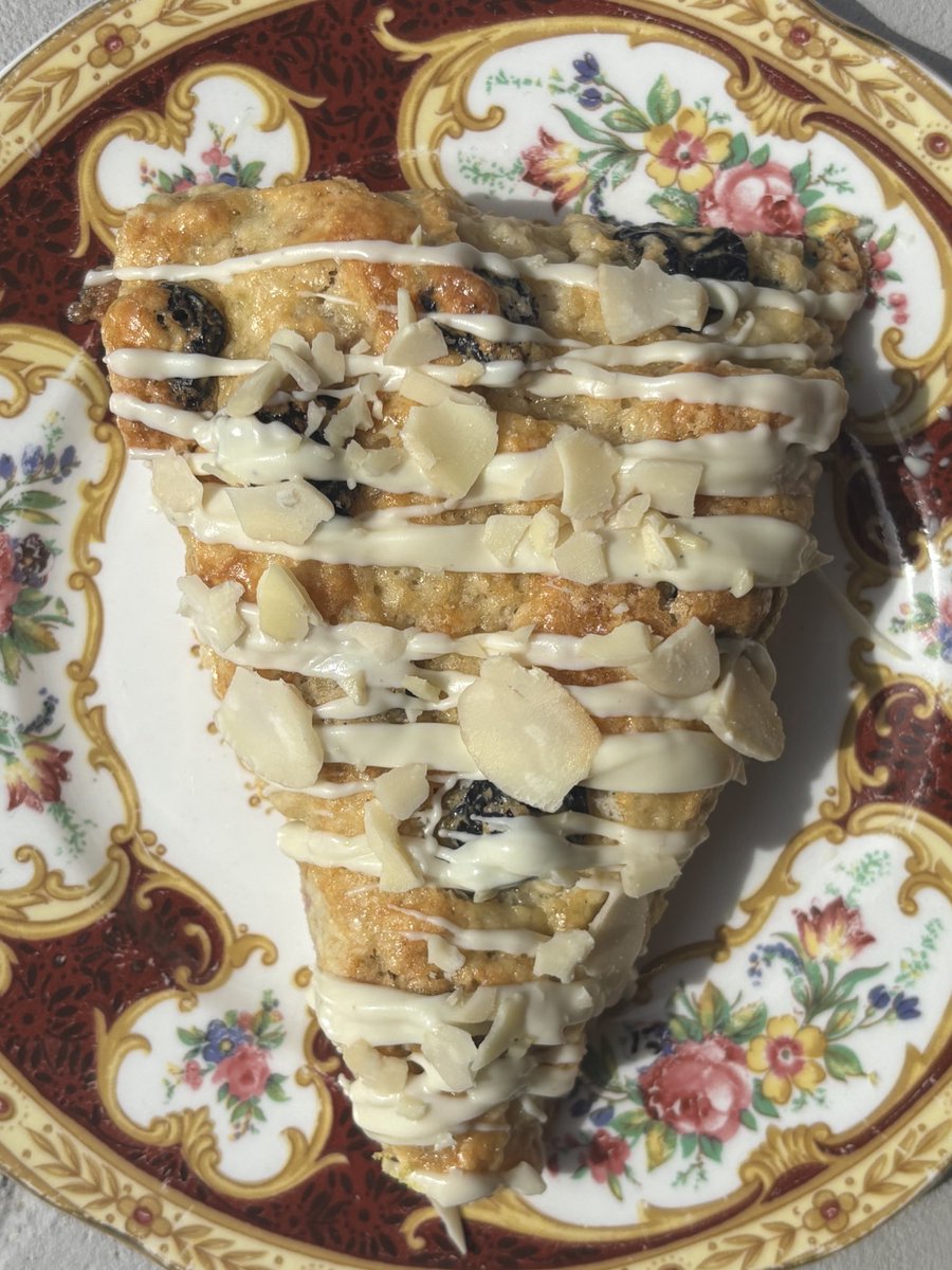 bakingenjoyer's tweet image. scones, 3 ways! lemon + raspberry, cherry + almond and earl grey! all drizzled with vanilla bean white chocolate :)