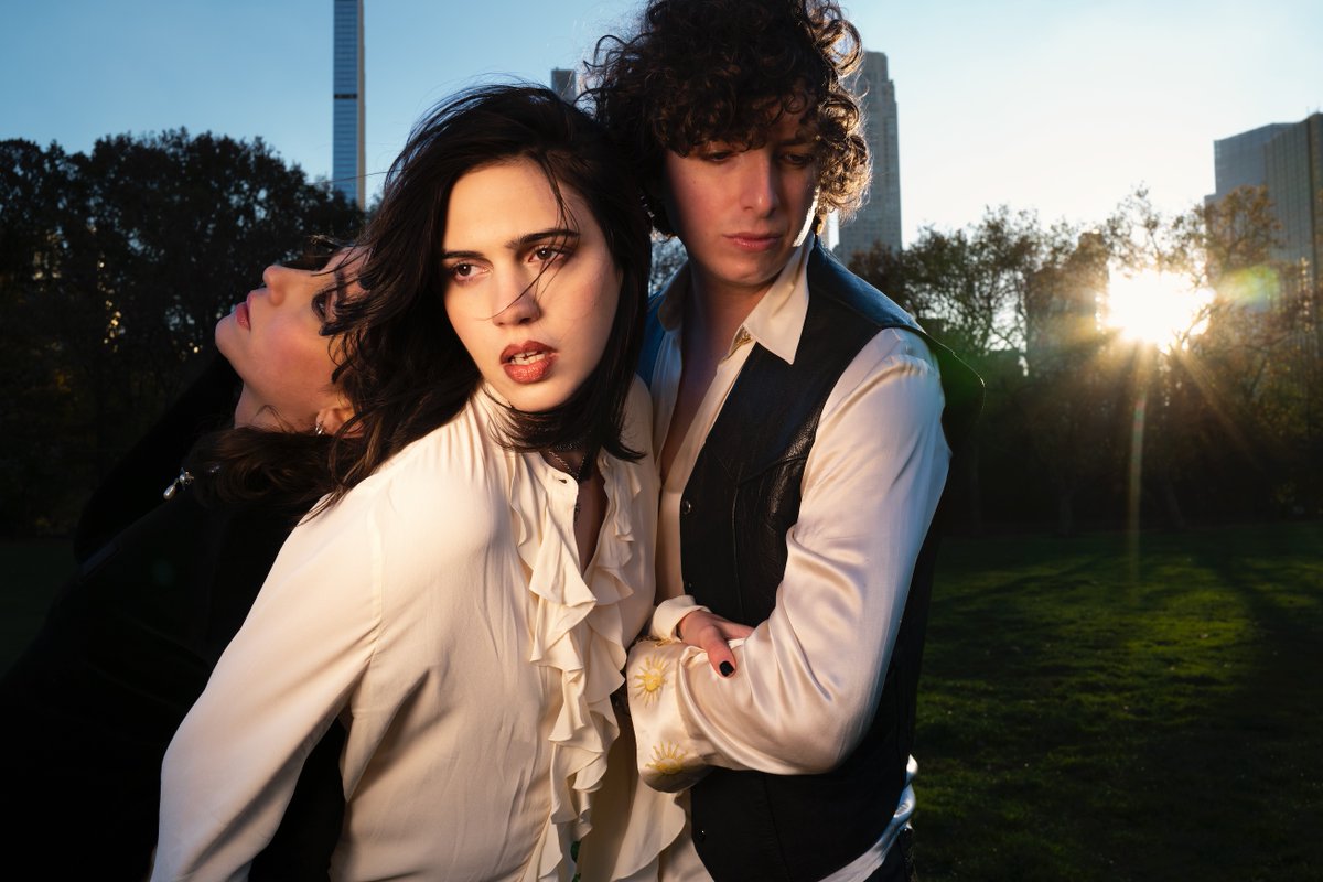 CLASH (@clashmagazine) on Twitter photo I Knew Love: <a href="/sunflower_bean/">πππππππππ ππππ</a> Interviewed
The New York trio on group synergy and their bold, expansive, and unapologetically honest new album 'Mortal Primetime' -
clashmusic.com/features/i-kneβ¦ I Knew Love: <a href="/sunflower_bean/">πππππππππ ππππ</a> Interviewed
The New York trio on group synergy and their bold, expansive, and unapologetically honest new album 'Mortal Primetime' -
clashmusic.com/features/i-kneβ¦
