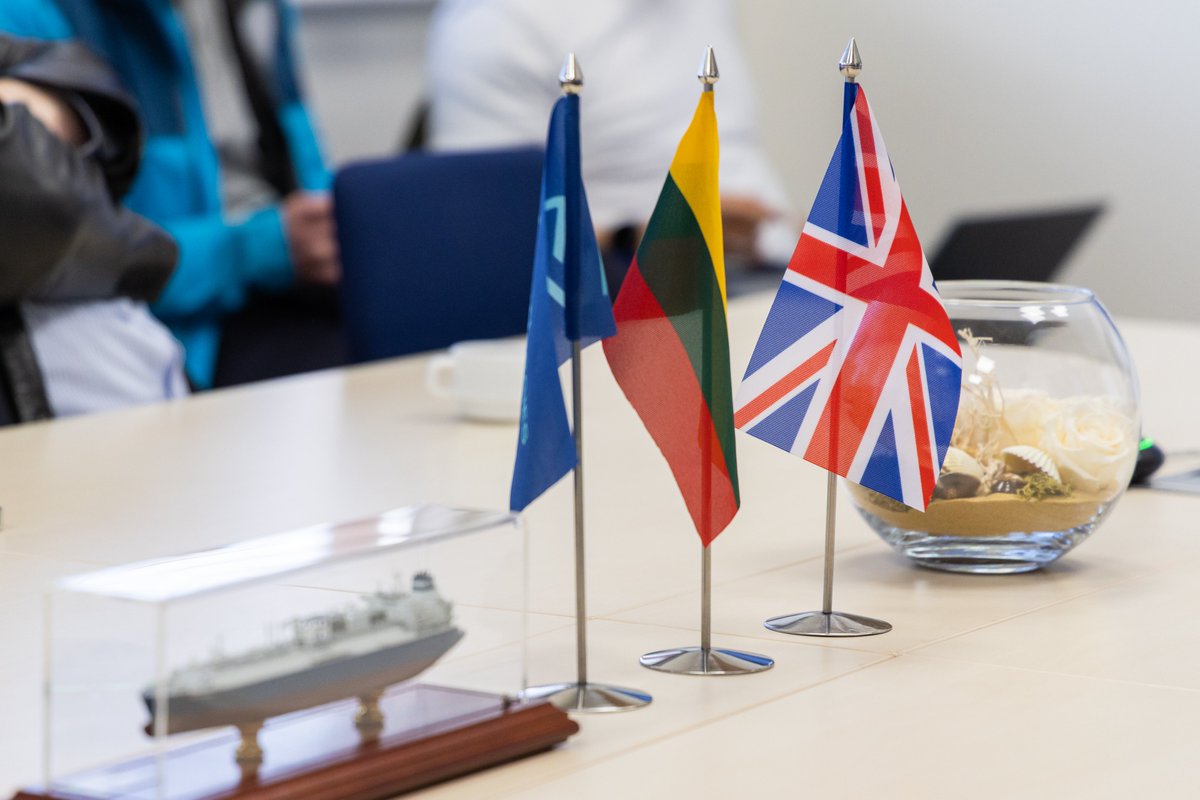 ukinlithuania's tweet photo. Our team worked hard to create a diverse & enriching programme for the #RCDS students here in #Lithuania 🇱🇹 — & it was a busy one! From high-level meetings to field visits, our guests explored Lithuania from every angle.
#UKinLT @DefAcUK https://t.co/yBwR8OT1id