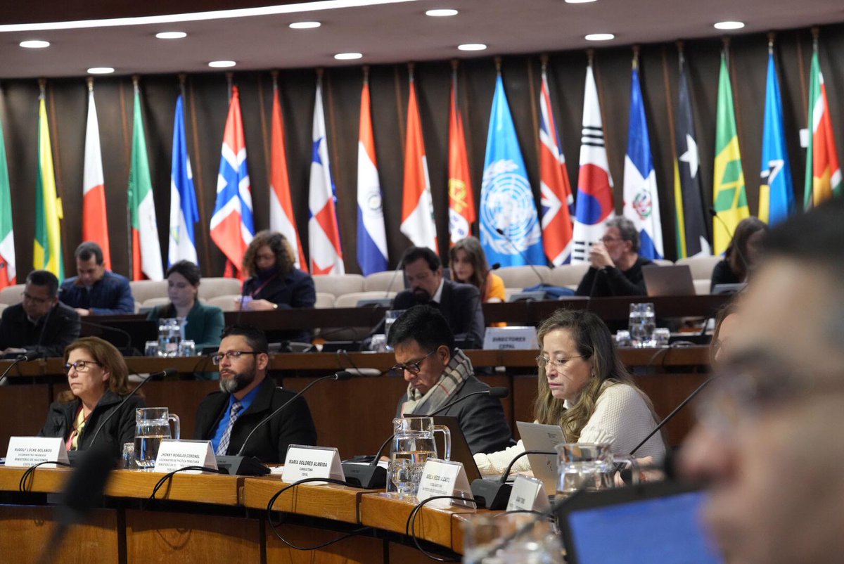 ECLAC (@eclac_un) on Twitter photo Authorities from <a href="/MinFazenda/">Ministério da Fazenda</a> Brasil 🇧🇷, <a href="/MinHacienda/">MinHacienda</a> Colombia 🇨🇴 and experts from <a href="/ItedTec/">ITED</a> <a href="/ciepmx/">CIEP, A.C.</a> Mexico 🇲🇽 and #ECLAC🇺🇳 are presenting now in the fifth session of the XXXVII Regional Seminar on #FiscalPolicy.
Live📹live.cepal.org/seminariofisca…
Programme ➡️bit.ly/fiscalpolicy20… Authorities from <a href="/MinFazenda/">Ministério da Fazenda</a> Brasil 🇧🇷, <a href="/MinHacienda/">MinHacienda</a> Colombia 🇨🇴 and experts from <a href="/ItedTec/">ITED</a> <a href="/ciepmx/">CIEP, A.C.</a> Mexico 🇲🇽 and #ECLAC🇺🇳 are presenting now in the fifth session of the XXXVII Regional Seminar on #FiscalPolicy.
Live📹live.cepal.org/seminariofisca…
Programme ➡️bit.ly/fiscalpolicy20…