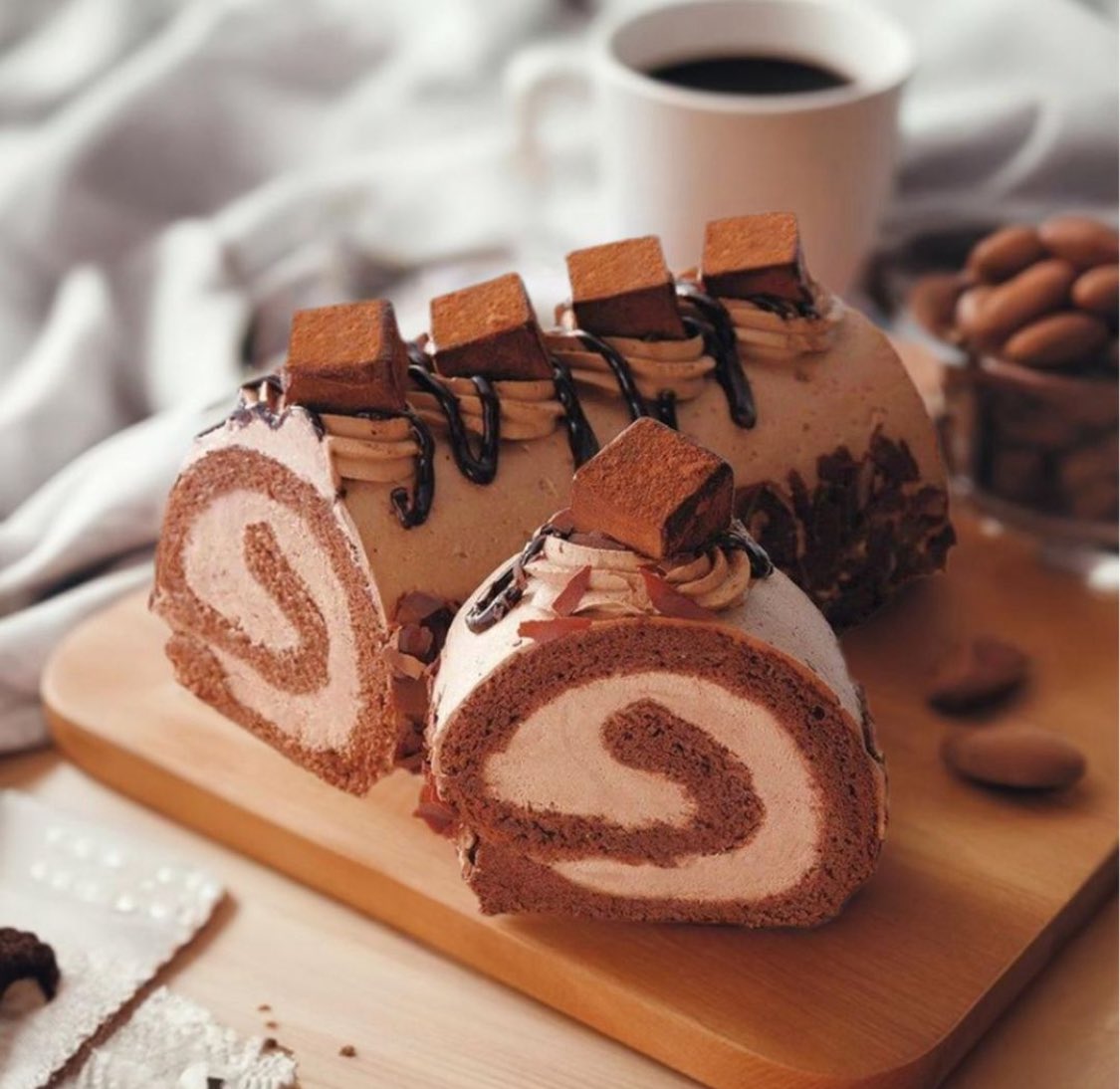 ＼ #その場で当たる 🎉／

#生チョコロールケーキ を
#抽選 で1️⃣名様に
#プレゼント 🍰✨

【応募締切】
① 当アカウントをフォロ—
②リポスト&amp;いいね！

【応募期間】
5月31日23時59分

※当選者にはDMでご連絡いたします

🎯当選詳細▷x.gd/7bcSg