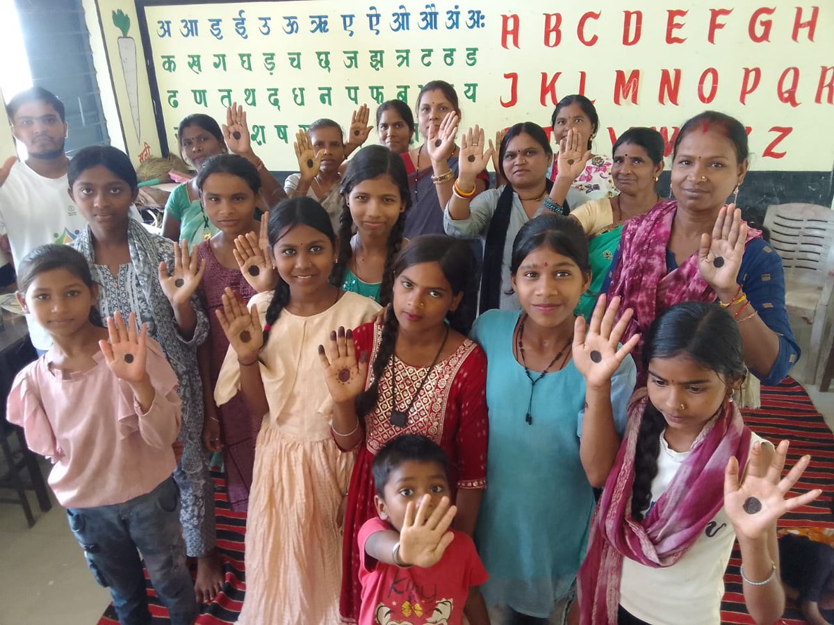 Shivesh40841710's tweet photo. #MenstrualHygieneDay #PeriodWithPride #EndPeriodShame #ChangeInProgress #Postforchange 
महावारी स्वच्छता प्रबंधन दिवस कार्यक्रम आंगनबाड़ी केंद्र 10 व 12 में आयोजित किया गया।
@JanjgirDist @YuvodayJanjgir @_NSSIndia @DPRChhattisgarh @GovernorCG @jobzachariah @CBCRAIPUR https://t.co/TG8TNcCCqU