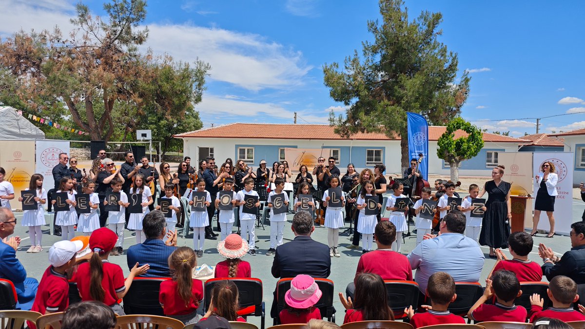 Köy Okullarına Ses Ol 🎶🎼🪕

Denizli Maarif Orkestrası ile Müzik Her Yerde 

Bakanlığımızın himayelerinde ilimizde kurulan Denizli Maarif Orkestrası "Köy Okullarına Ses Ol" projesi kapsamında il merkezi dışında, özellikle ulaşımı zor, kırsal bölgelerde bulunan köy okullarında