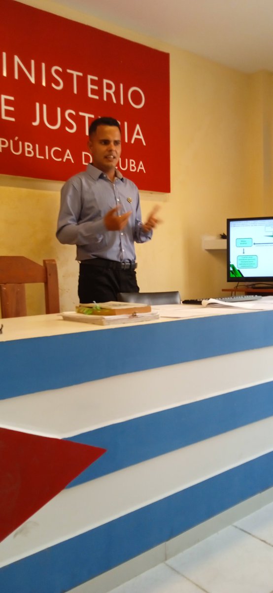 Cristian Alejandro Fuentes Chico, expone, con maestría y dominio técnico, los elementos que sustentan la defensa se su ejercicio final. #MinjusAvanza #PinarXNuevasVictorias <a href="/NoarysM/">Noarys Mena</a> <a href="/OscarCubaMinjus/">Oscar Silvera Martínez</a> <a href="/YamileRamosCord/">Yamilé Ramos Cordero</a> <a href="/BetiLeydis/">Dirección Municipal de Justicia Sandino</a> <a href="/KatiuskaGandul/">Katiuska Gandul</a> <a href="/guajiradepinar/">Daima Cardoso Valdés</a>