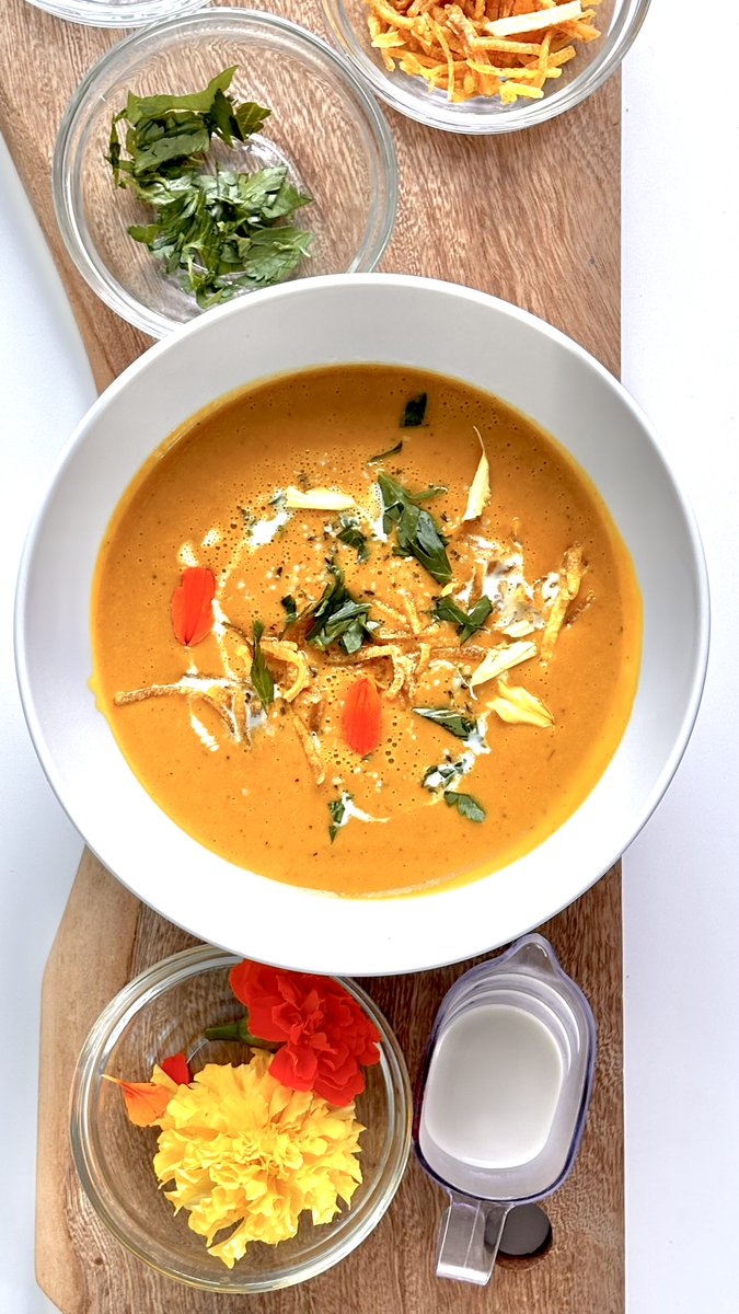 In case you're wanting a little taste of fall, here's an easy and deliciously creamy pumpkin soup recipe. 🍂🍜

Download the full recipe 👇
forwardfood.org/creamy-pumpkin…