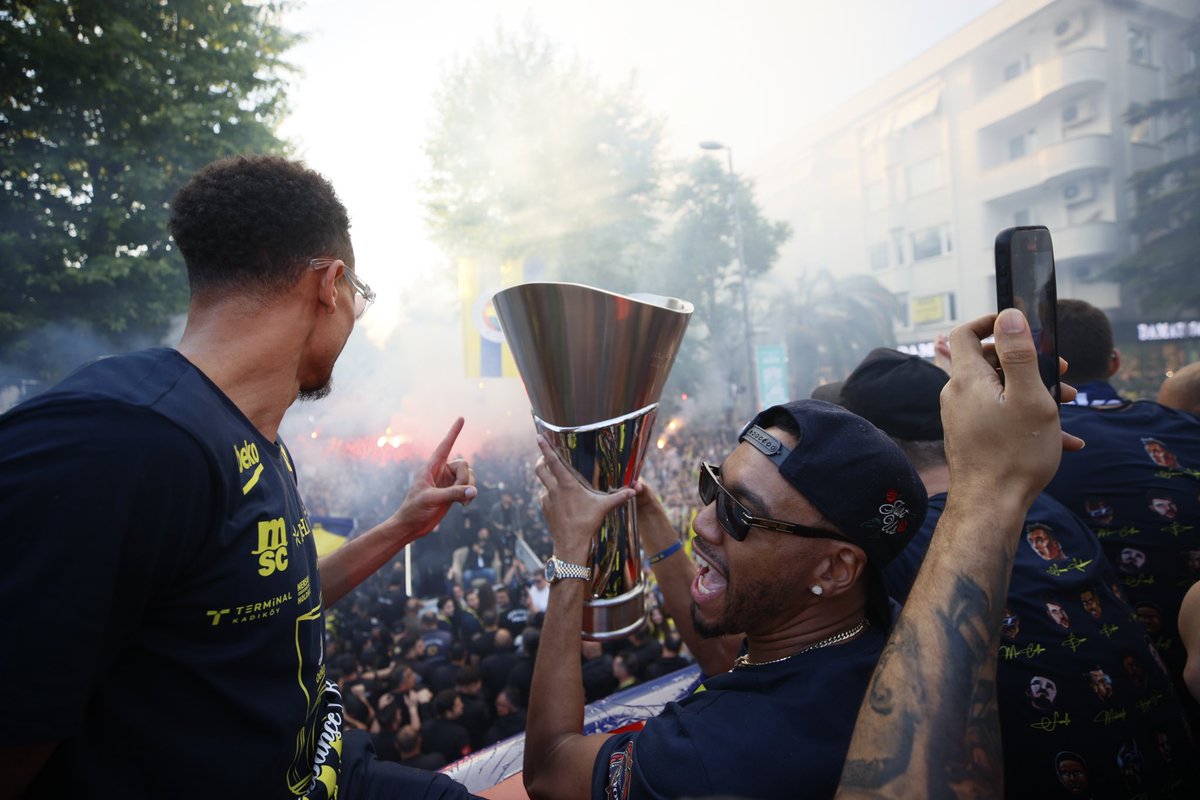 Euroleague Champions💛💙💛 !! God is Great