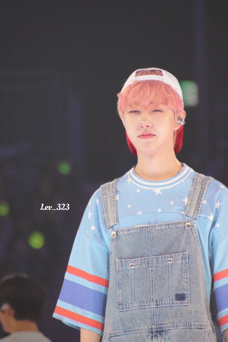 Lev_323's tweet photo. 250524 DREAM QUEST

😑

#런쥔 #RENJUN  #ロンジュン
#NCTDREAM https://t.co/DZZwGBtye2