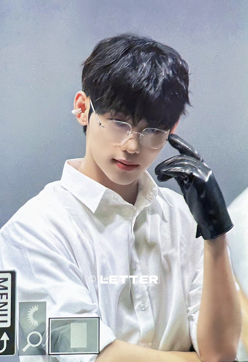 LETTER_0911's tweet photo. 250528

나… 머리 좀 잘랐어

#이정현 #LEEJEONGHYEON 
#이븐 #EVNNE https://t.co/kF8nmcEr0K