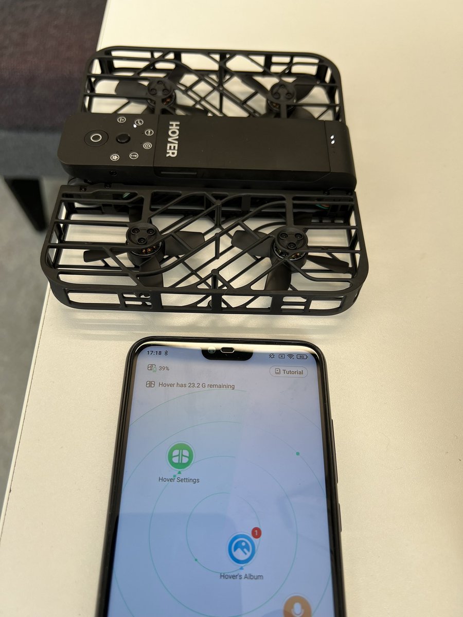 Drone -kerta Robotti-yhdistyksessä. Harjoitellaan lennätystä sisällä. #drone