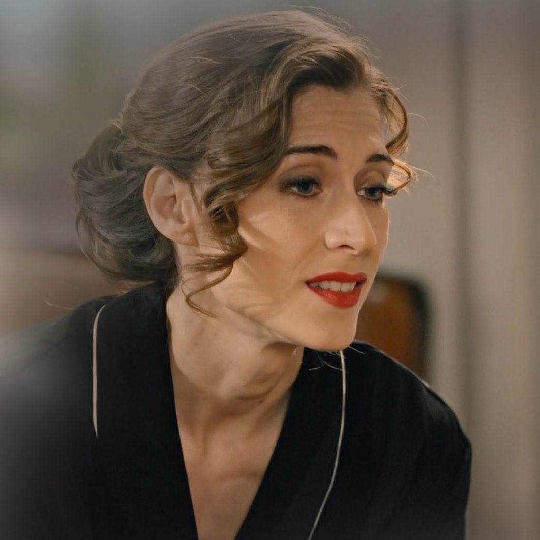 kindaniston's tweet photo. marta con los labios rojos… sí rotundo 🫦 #mafin https://t.co/ow641mE5bK