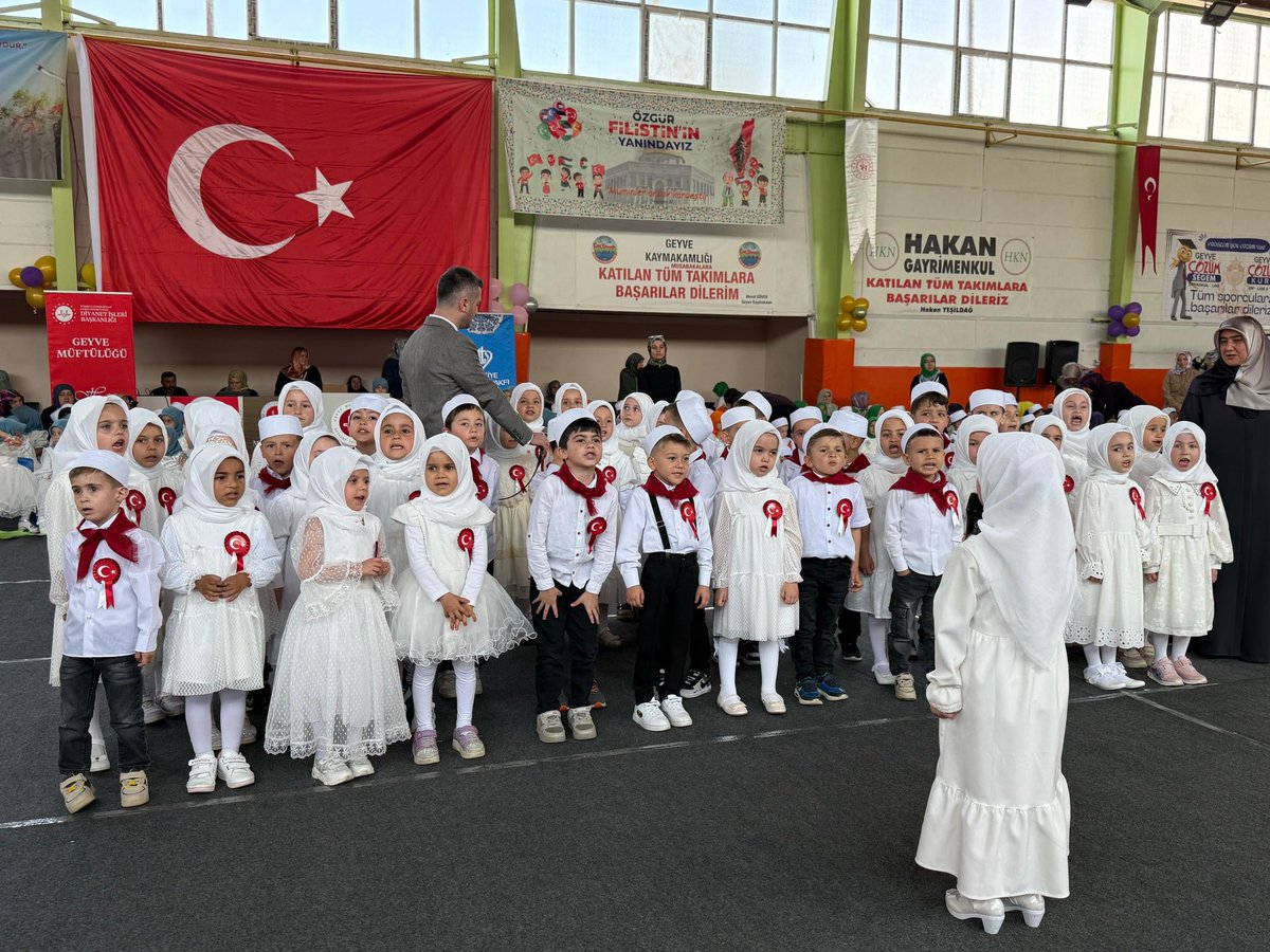 Başkanımız <a href="/SelcukYld/">Selçuk YILDIZ</a> Geyve Müftülüğümüz tarafından düzenlenen 4-6 yaş Kur’an Kursu yıl sonu kapanış törenine katılarak minik yavrularımızın heyecanına ortak oldu.
