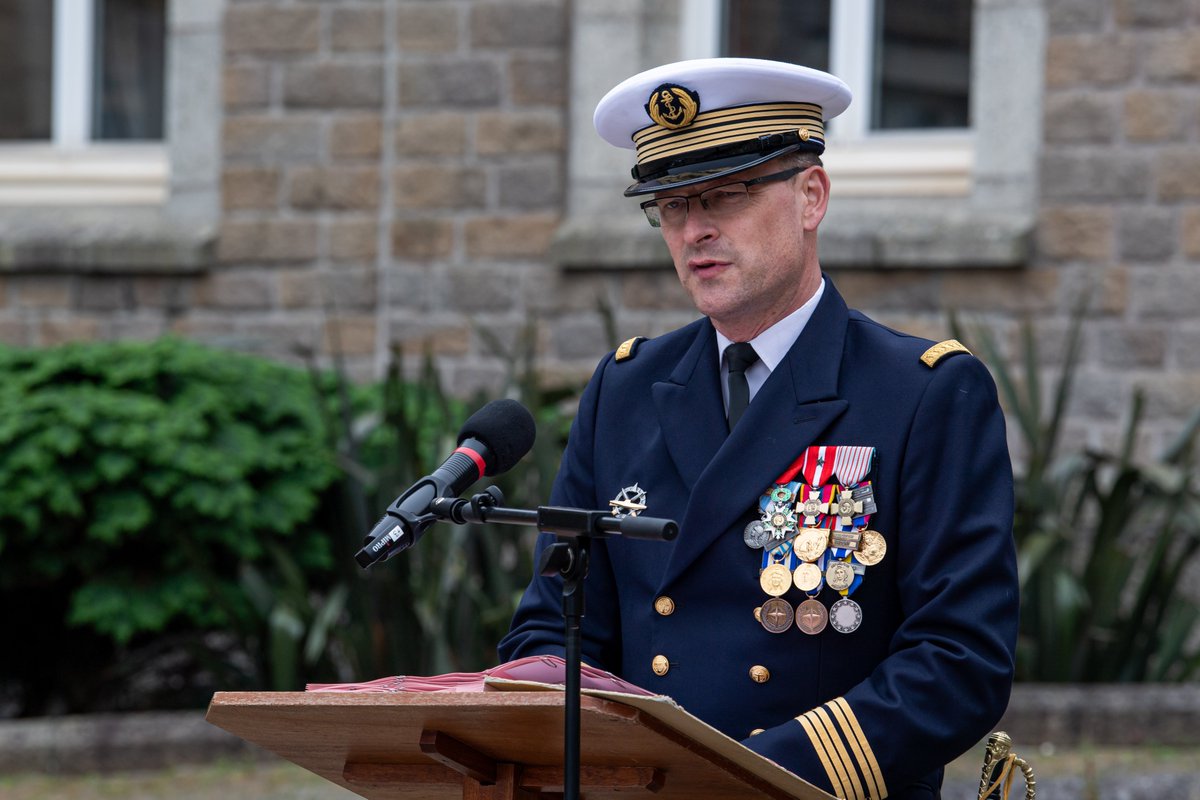 MarineNationale's tweet image. #PassCom｜Un nouveau commandant pour Le Téméraire🌊
27 mai, cérémonie de passation de commandement du SNLE Le Téméraire. Le capitaine de vaisseau Cyrille a reconnu le capitaine de vaisseau Nicolas comme nouveau commandant. L'équipage rouge devient le 2e équipage mixte sur SNLE.