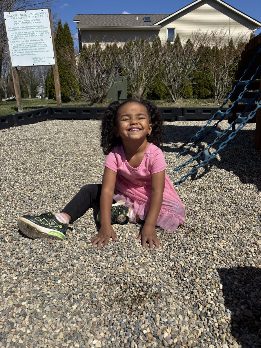 KT_Harrell1's tweet image. Our baby girl is 3 today! Time is moving too fast!