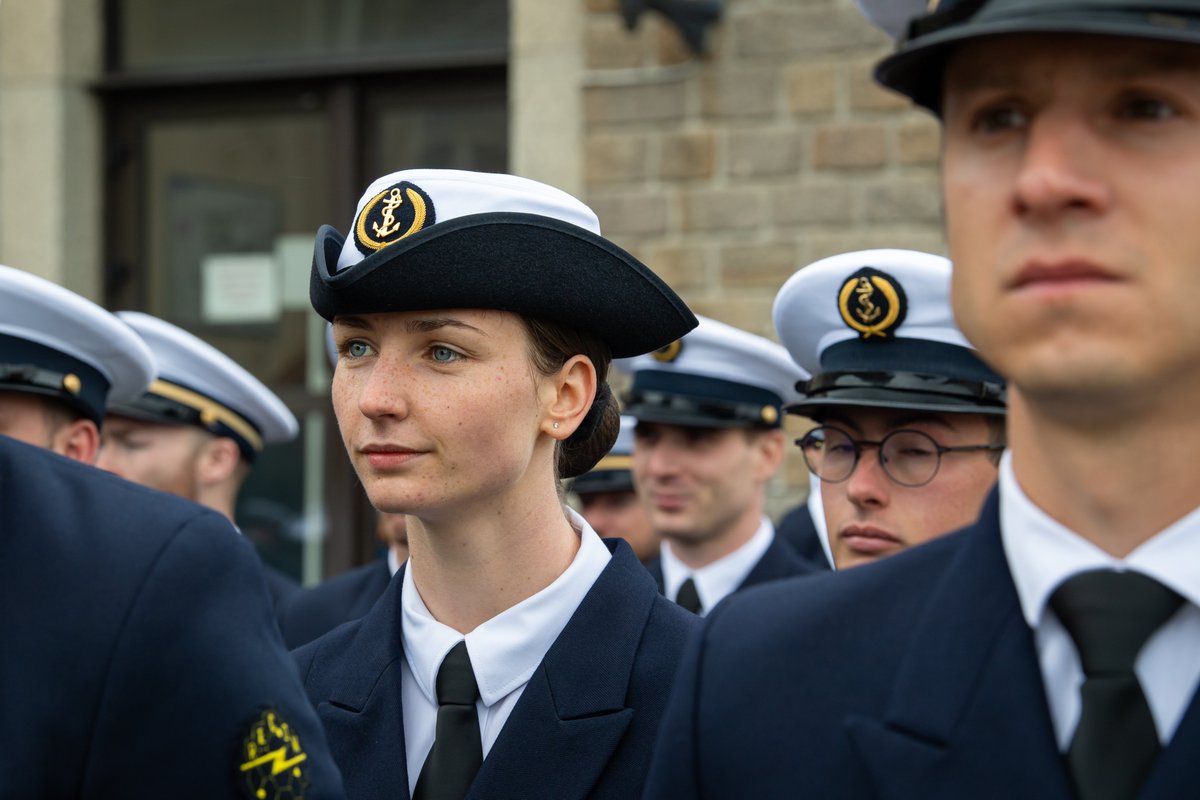 MarineNationale's tweet image. #PassCom｜Un nouveau commandant pour Le Téméraire🌊
27 mai, cérémonie de passation de commandement du SNLE Le Téméraire. Le capitaine de vaisseau Cyrille a reconnu le capitaine de vaisseau Nicolas comme nouveau commandant. L'équipage rouge devient le 2e équipage mixte sur SNLE.