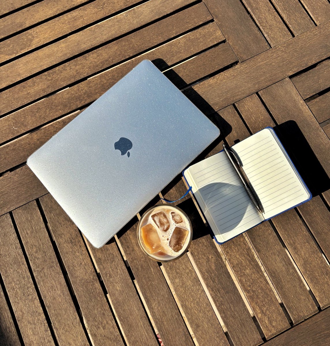 أمور صارت من ثوابتي وما أتنازل أو أفرط فيها :
- نوم الليل
- نشاط رياضي صباحي مهما كان نوعه
- أطلع أمشي إذا تغير مزاجي للأسوأ
- أتنفس بشكل صحيح ، خصوصاً وقت التوتر
- أمشي حافية على العشب بأي مكان
- أتواصل مع اخصائي نفسي كل فترة 
- رقم خطوات عالي باليوم 
- أكتب مهامي الأسبوعية
-