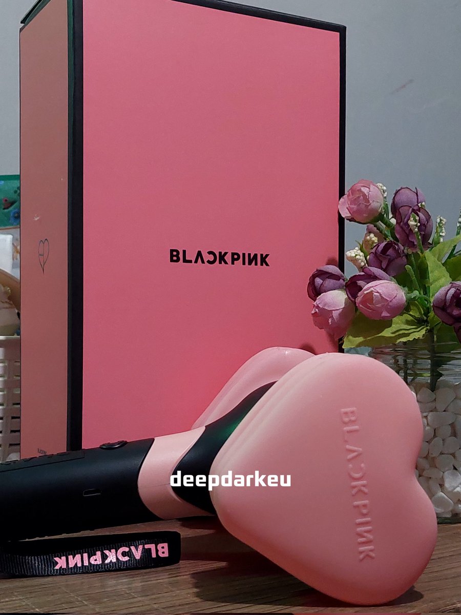 deepdarkeu_'s tweet photo. Anyyeong buat para Blink yang mau nonton 🖤🩷 #BLACKPINK_WORLDTOUR2025 di Jekardah atau cari LS ver.2 bisa di check yaaa
https://t.co/E1xHY3lgFJ
Atau bisa chat aku duluuu
Price 550k

#blackpink #deadline_in_jakarta #blink #jennie #jisoo #rose #lisa https://t.co/zMNWUtNJru