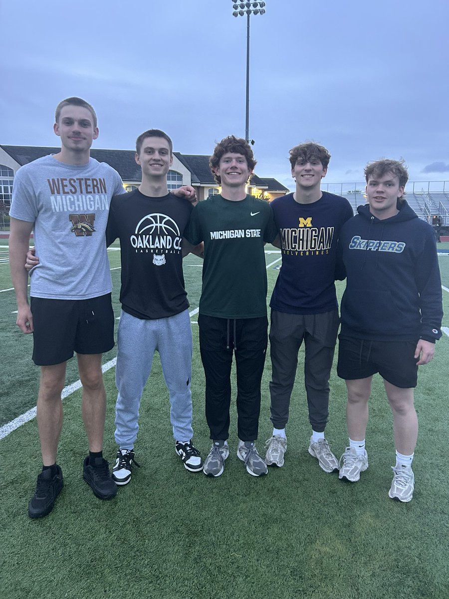 Fraser Boys Basketball (@fraserbball) on Twitter photo Our 🏀 seniors will be missed…entered FHS as boys, leaving as young men! #strengthandhonor <a href="/FraserSchools/">Fraser Public Schools</a> Our 🏀 seniors will be missed…entered FHS as boys, leaving as young men! #strengthandhonor <a href="/FraserSchools/">Fraser Public Schools</a>