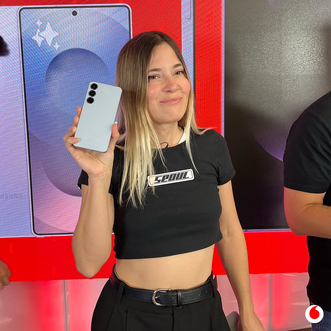 Vodafone España (@vodafone_es) on Twitter photo 🔴 ES HOY 🔴
Live Shopping de Vodafone con <a href="/SamsungEspana/">Samsung España</a> presentando el nuevo Galaxy S25 Edge a las 19:30h. Apúntate 👉 go.vodafone.es/registrols-x
🎁 Sorteos para los registrados
🏷 Ofertas exclusivas Samsung Days
👏 Familia Galaxy S25 incluida 🔴 ES HOY 🔴
Live Shopping de Vodafone con <a href="/SamsungEspana/">Samsung España</a> presentando el nuevo Galaxy S25 Edge a las 19:30h. Apúntate 👉 go.vodafone.es/registrols-x
🎁 Sorteos para los registrados
🏷 Ofertas exclusivas Samsung Days
👏 Familia Galaxy S25 incluida
