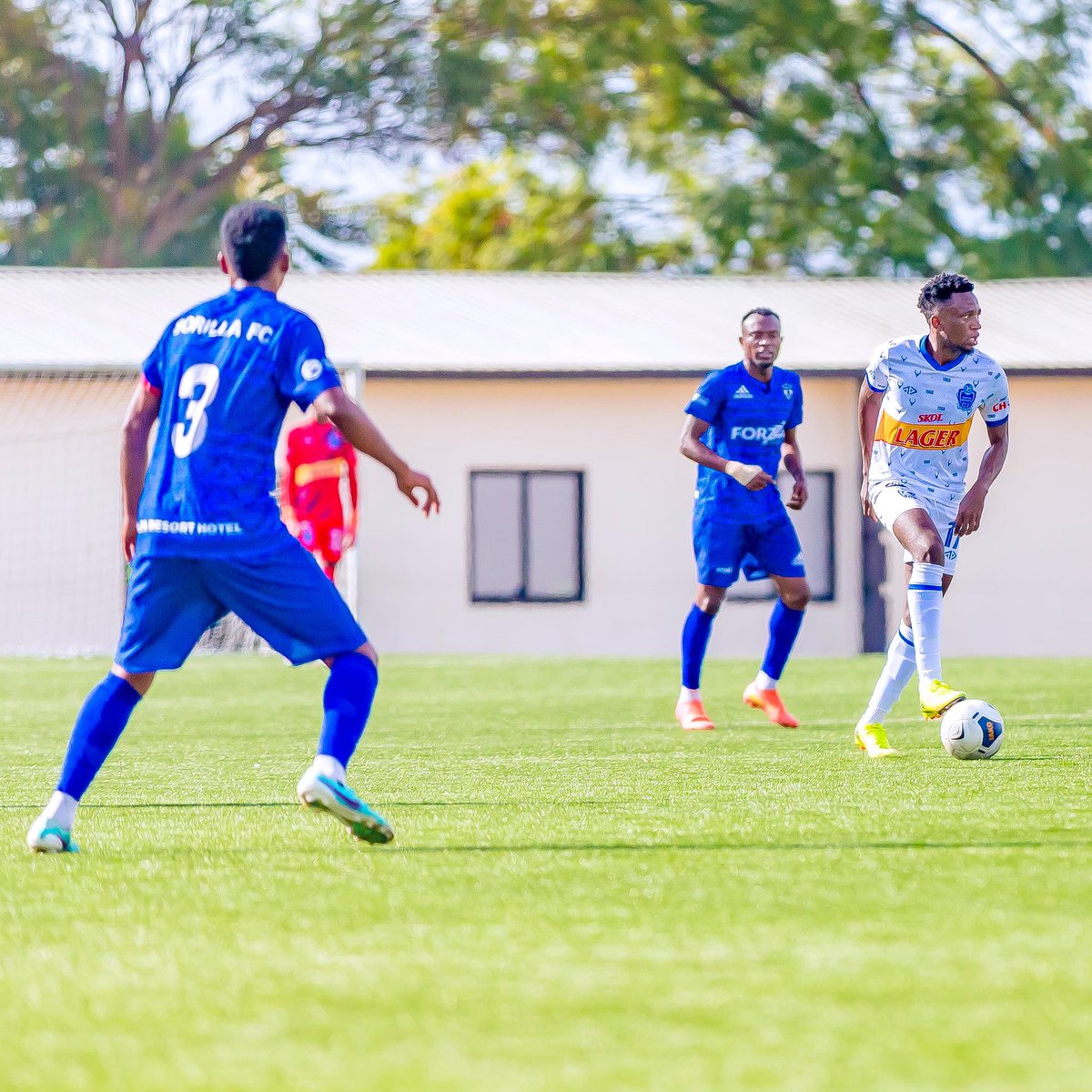rayon_sports's tweet photo. #RPL #RAYGOR
75’
The ball is rolling at Pele’s
Rayon Sports 1-0 Gorilla FC https://t.co/6oHFGxNNTx