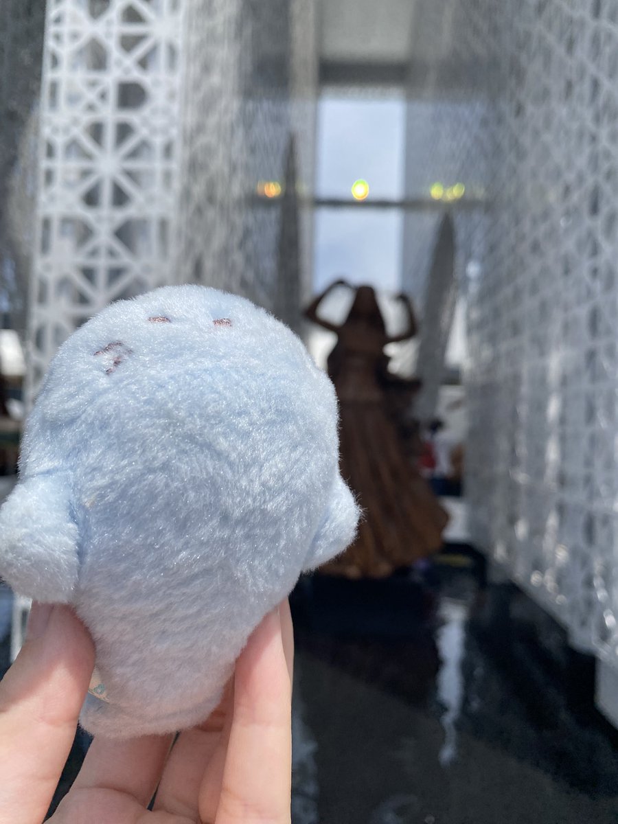 xm_gt4's tweet photo. 万博（ばんぱきゅ）のサウジアラビア館とアゼルバイジャン館行きまちた。外観が白くて素敵🤍 https://t.co/Ws9J691MEK