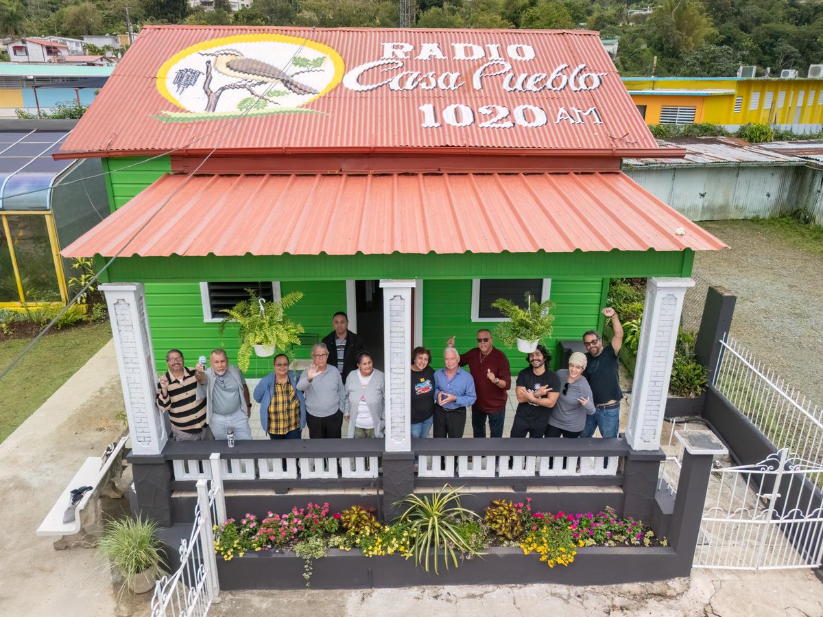 La emisora comunitaria Radio Casa Pueblo 1020 AM (casapueblo.org) amplió su oferta de noticias, información, entrevistas y análisis al cumplir su 16to aniversario y en celebración del Mes Nacional de la Radio. [1/6]