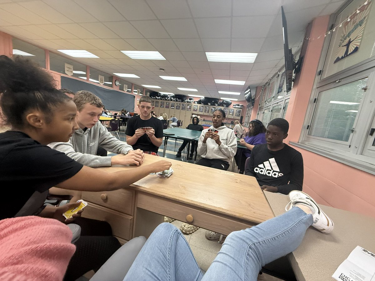 Nothing like an intense game of uno to end this school year!!!