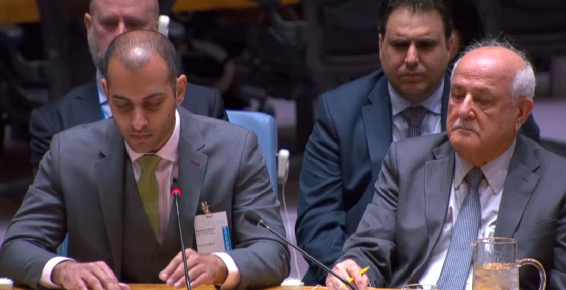 Noticias ONU (@noticiasonu) on Twitter photo Me pregunto si algún miembro de este Consejo ha conocido alguna vez a un niño de cinco años que ya no quiere vivir.
Lo que me asombra no es que algunos niños en #Gaza hayan perdido las ganas de vivir, sino que aún haya quienes se aferren a la esperanza.
<a href="/FerozeSidhwa/">Feroze Sidhwa</a>, cirujano Me pregunto si algún miembro de este Consejo ha conocido alguna vez a un niño de cinco años que ya no quiere vivir.
Lo que me asombra no es que algunos niños en #Gaza hayan perdido las ganas de vivir, sino que aún haya quienes se aferren a la esperanza.
<a href="/FerozeSidhwa/">Feroze Sidhwa</a>, cirujano