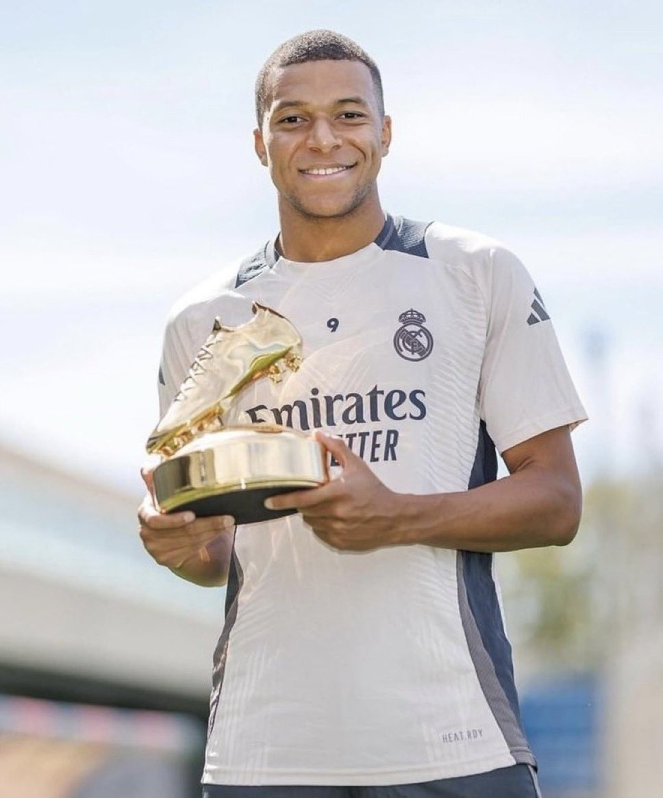 RMadrid_actu's tweet image. 🚨| VOTEZ ICI pour élire Mbappé comme JOUEUR DE LA SAISON en Liga. ✅🇫🇷

💥 Mbappé est à 44%, mais les fans du Barça votent en masse pour Yamal.

Lien du site de La Liga sous ce post. ⤵️⤵️