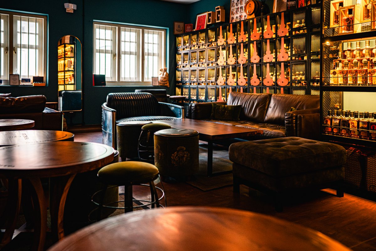 🥃 Whisky. Food. Good Company.

Welcome to The Single Cask Singapore, your neighbourhood whisky bar and restaurant at 73a Amoy Street.
We serve up rare, independent single cask whiskies and menu crafted to complement every pour.

#TheSingleCaskSG #WhiskyBarAndRestaurant #whisky