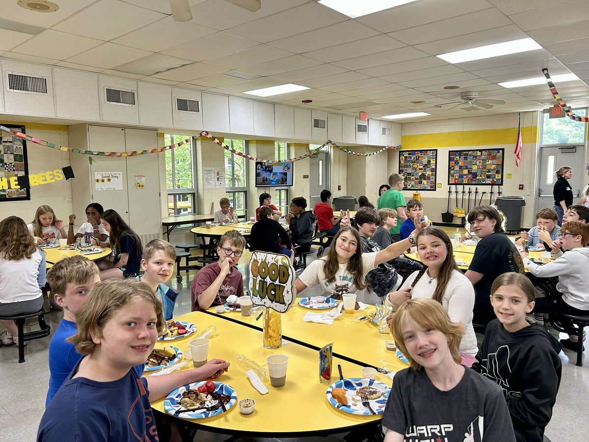 Celebrating our 6th grade students today starting with a special breakfast. Congratulations Class of 25! <a href="/FHSchools/">FHSD</a> <a href="/SummitPTA/">SummitElementaryPTO</a>