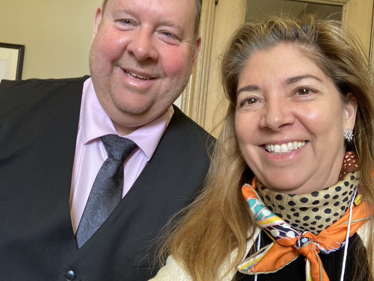 Avec team Nouvelle Economy Canada et le depute Sarrazin responsable de la Francophonie: Merci de votre accueil!