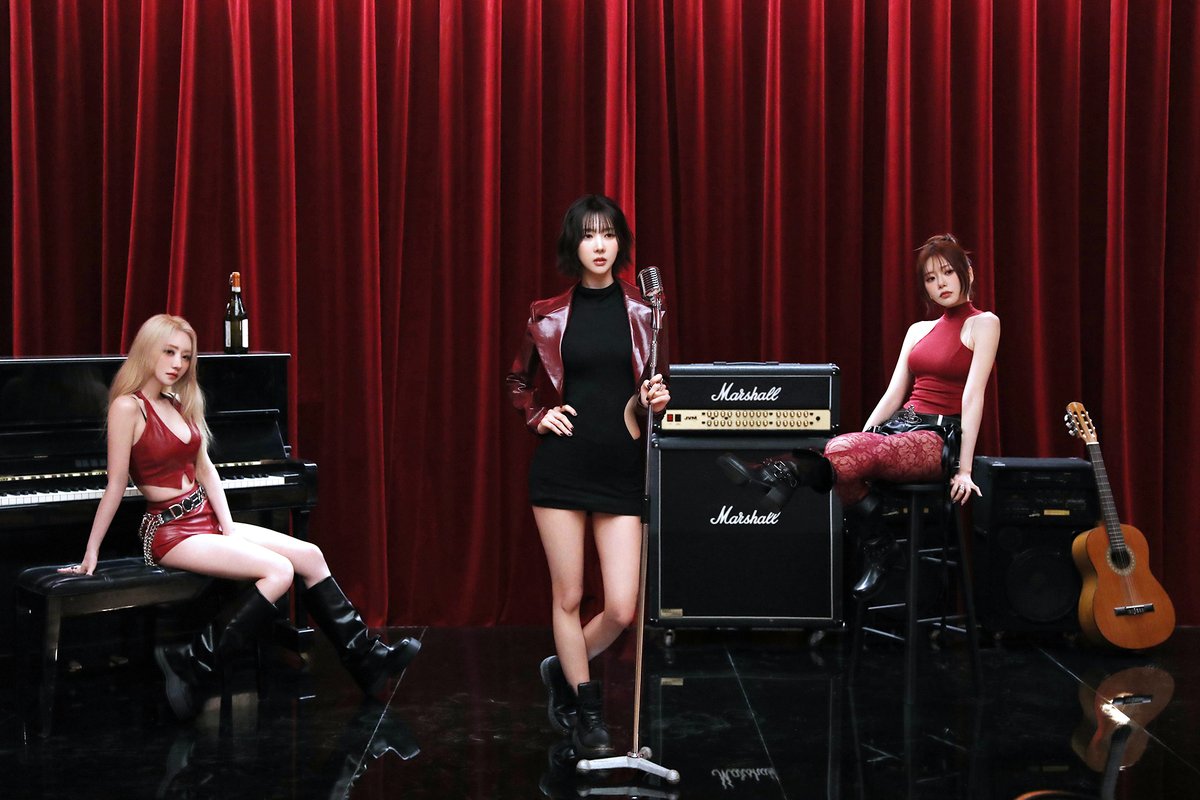 hf_dreamcatcher's tweet image. [🌑] 유아유(UAU) '2 Months' MV 촬영 현장 비하인드 안내

🔗 buly.kr/8pfaowb

#유아유 #UAU
#Dreamcatcher_UAU
#1st_Mini_Album #Playlist #You_Are_You
#2Months #Attitude