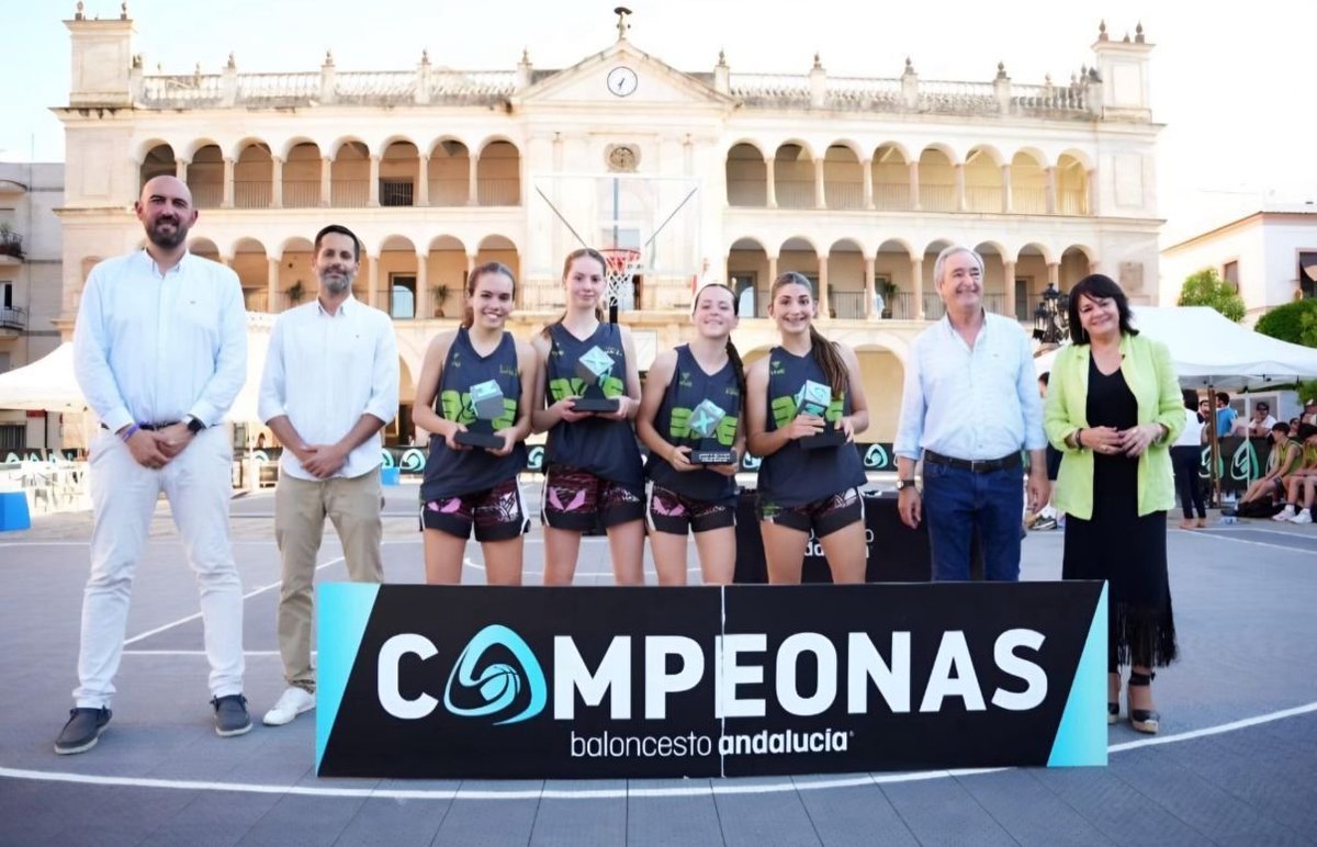 😁 Mucho que analizar en <a href="/DElPerimetro/">Desde El Perímetro</a> 

🏀 Hablamos con <a href="/HugoDuranTV/">Hugo Durán</a> tras el descenso de <a href="/CoviranGranada/">Coviran Granada</a> 
🤪 Recibimos al cadete masc <a href="/BaseFCBG/">Base Fundación CB Granada</a> tras quedar 8º de España
😍 <a href="/CDRaCa/">CD Tear Ramón y Cajal</a> campeonas de Andalucía #CADEBA3x3 <a href="/FAB_Andaluza/">Federación Andaluza de Baloncesto</a> 

⏰ 19:00 - 20:00h