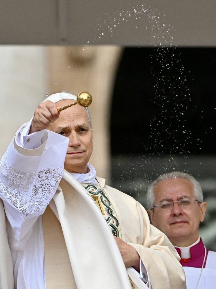 PN46PN46's tweet image. Thanks so much for your support Your Holiness 💛🤍  🙏  God bless you!