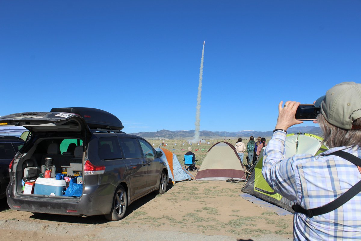 AdamStateCSUme's tweet image. On May 24, ASU ENGR 202 students launched precision-engineered payloads with ULA in Colorado’s San Luis Valley. Designed to deploy mid-descent at 1,000 ft, each system tackled real-world challenges in aerospace. Sophomore-level work. Real-world impact. #ULA #STEM