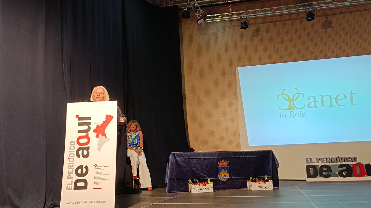 Hectogonz's tweet photo. Clausura la alcaldesa de Oropesa la III Gala en Castellón de #PremisEPDA. Los galardones ayudan a difundir los encantos y singularidades de municipios de la provincia de Castellón https://t.co/QP2dC3kPIr