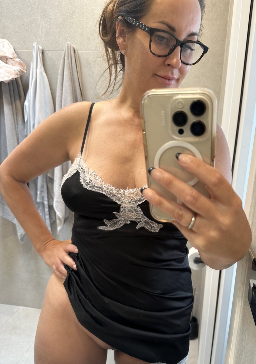 Am I a hot grandma ?? sayy 🙏🏼🙏🏼
    secretflixx.fun
