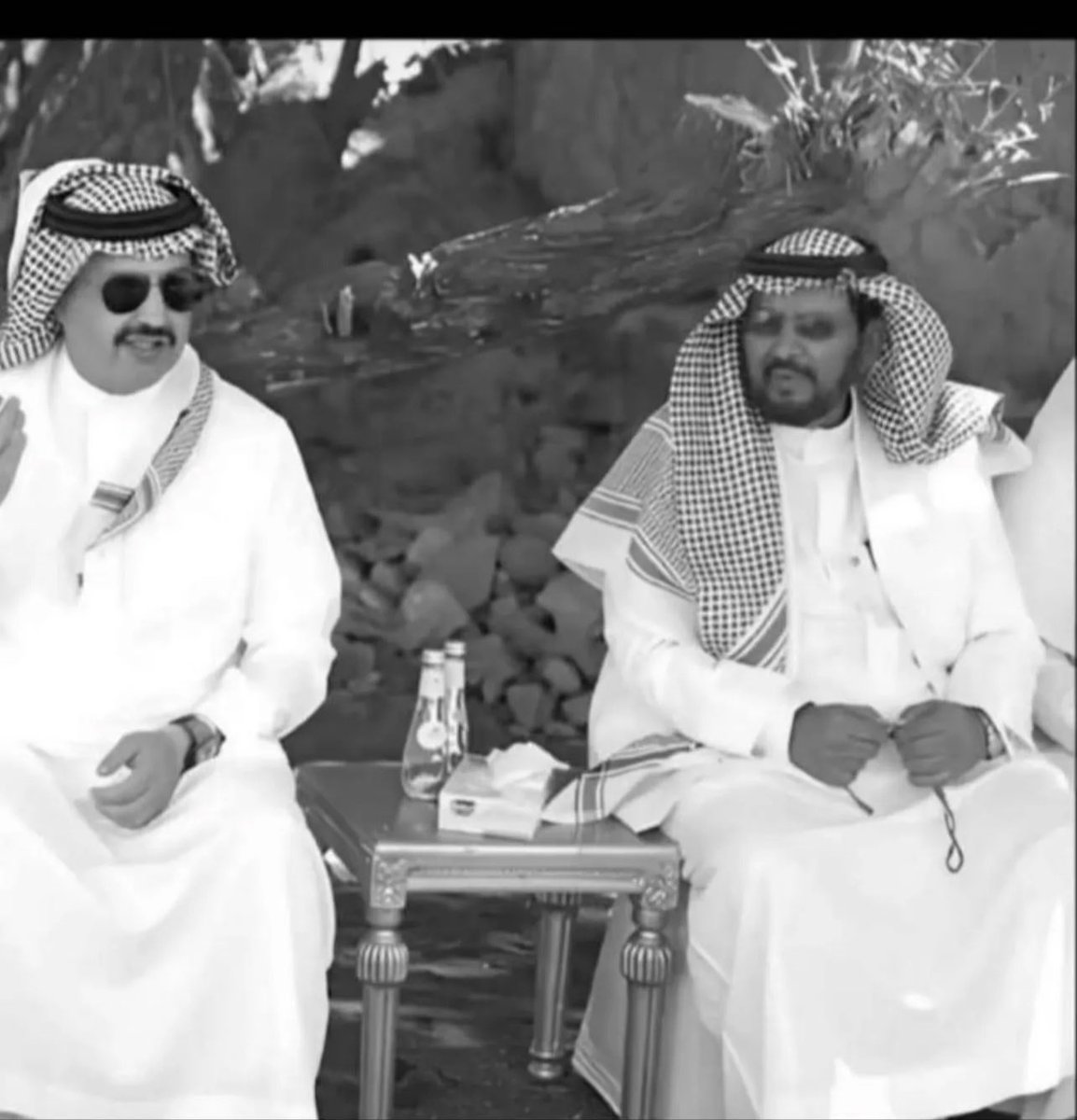 AWADFRHAN's tweet photo. شكراً على التعزية والمواساة

تتقدم قبيلة آل المؤنس #ظهران_الجنوب بجزيل الشكر والتقدير ووافر الامتنان والعرفان إلى صاحب السمو الملكي الأمير 
#تركي_بن_طلال بن عبدالعزيز أمير منطقة عسير على تعزية سموه الكريم في فقيد القبيلة المغفور له بإذن الله الوجيه فرحان بن علي آل المؤنس.
والشكر موصول لسعادة محافظ ظهران الجنوب الأستاذ/محمد بن عبدالله ابو سراح ورؤساء ومدراء الادارات الحكومية وسعادة محافظ  محافظة الحرجة الأستاذ سلمان بن سعيد آل كاسي ولمشائخ ونواب واعيان القبائل والأصدقاء والزملاء من جميع انحاء المملكة 
سائلين المولى القدير أن يتغمد الفقيد بواسع رحمته ويسكنه فسيح جناته،،،
"إنا لله وانا اليه راجعون "