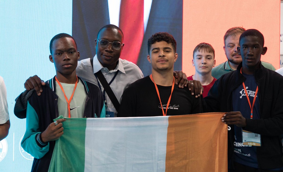 mebrobot's tweet image. 🤖 17. Uluslararası MEB Robot Yarışması kapsamında 12 farklı ülkeden Kayseri'ye gelen yarışmacılar hem yarıştı hem yeni arkadaşlıklar edindi.

#MEBRobot