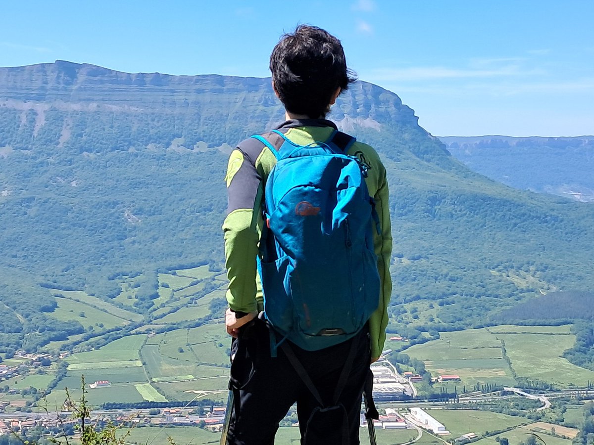ADEBANasociac's tweet image. Pregunta: montañeras del mundo, soléis ir solas a la montaña? Sea cual sea la respuesta: por qué?