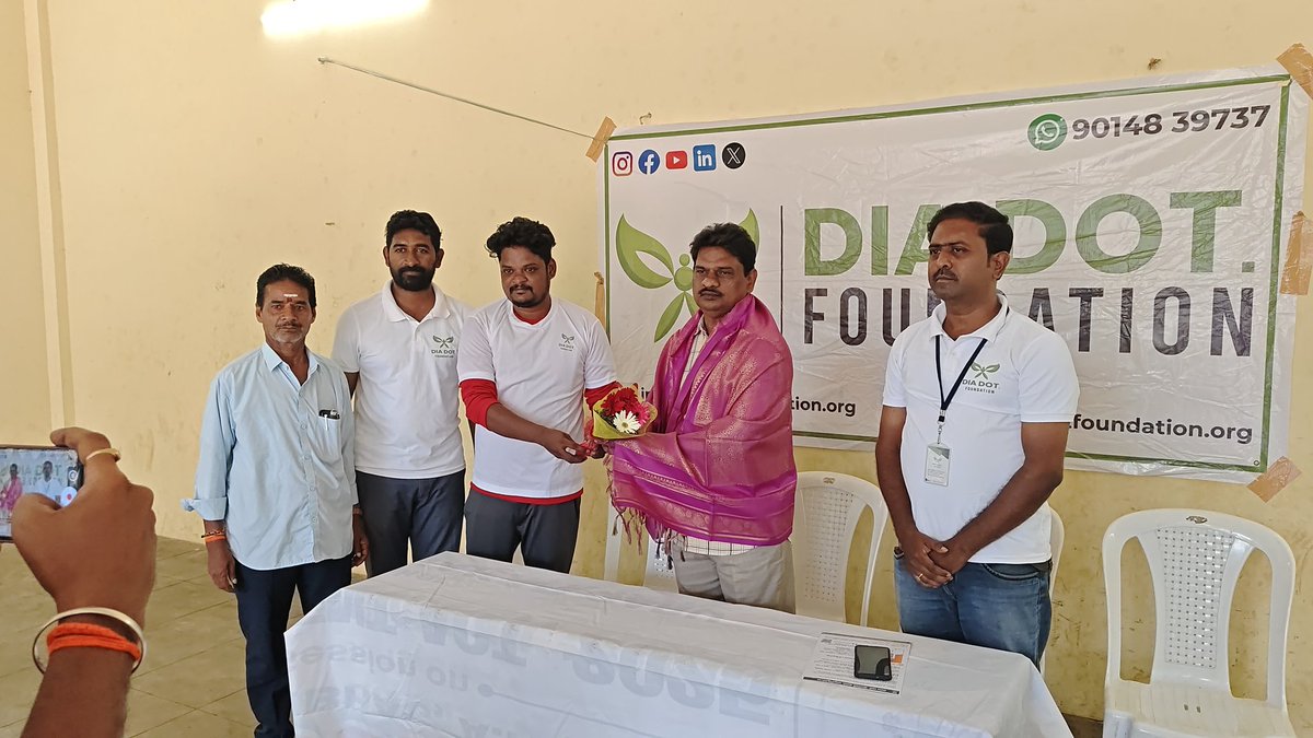 DiaDot_F's tweet photo. 📣 డయా డాట్‌. ఫౌండేషన్‌ ప్రథమ వార్షికోత్సవ కేటలాగ్ ఆవిష్కరణ

🌟 ఈ కార్యక్రమంలో విశిష్ట అతిథులుగా పాల్గొన్న వారు:
🔹 వాకాటి విజయకుమార్ రెడ్డి గారు — రెడ్‌క్రాస్ నెల్లూరు చైర్మన్
🔹 ఈగ భాస్కర్ రెడ్డి గారు — ఆత్మకూరు స్కూల్ కరస్పాండెంట్
#DiaDotFoundation #AnnualCelebration https://t.co/GPvsC9tNkU
